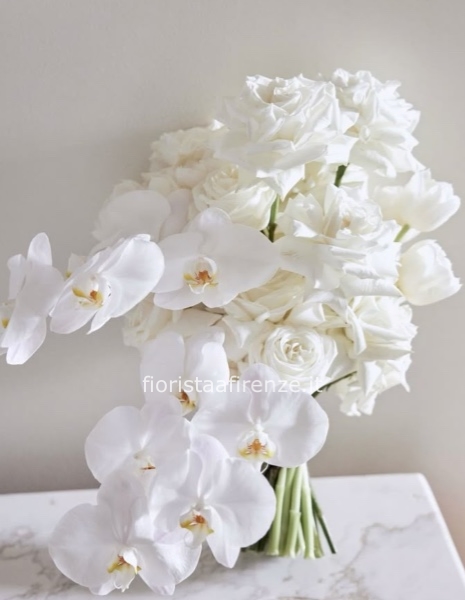 Bouquet phalenopsis bianco e rose bianche